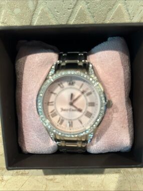 NWT Juicy Couture Silver Chain Link Watch with Mother of Pearl Pink Dial